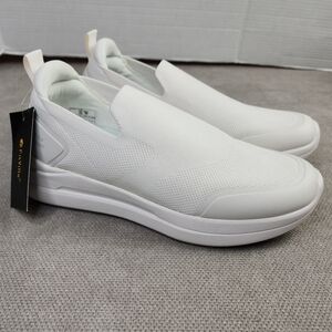 NWT FitVille 10.5EW Women's BriskWalk Recovery Slip-On White Sneakers Extra Wide